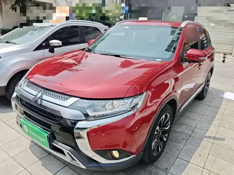Mitsubishi Outlander, 2020