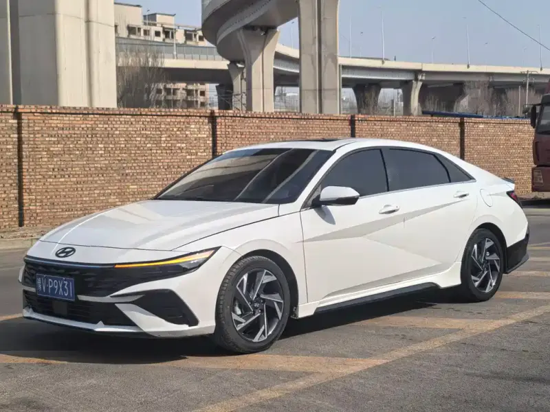 Hyundai Elantra, 2024
