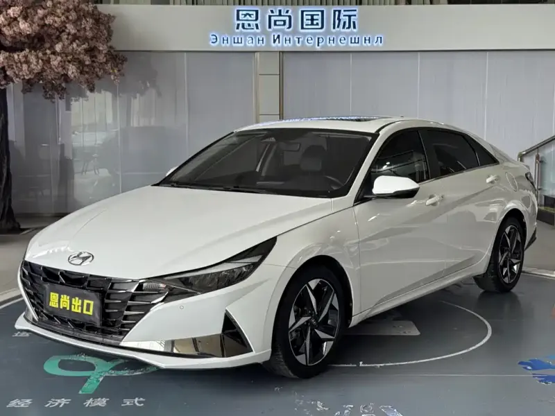 Hyundai Elantra, 2023