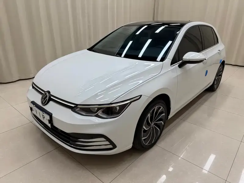 Volkswagen Golf, 2022