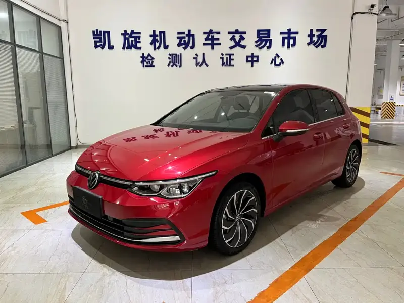 Volkswagen Golf, 2022