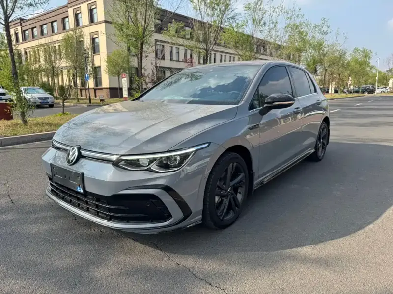 Volkswagen Golf, 2022