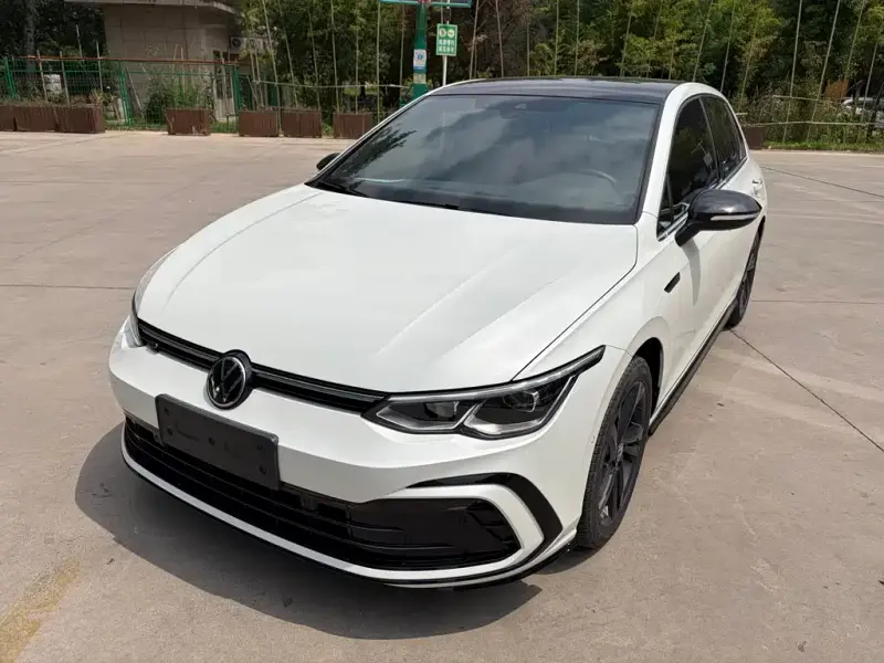 Volkswagen Golf, 2022