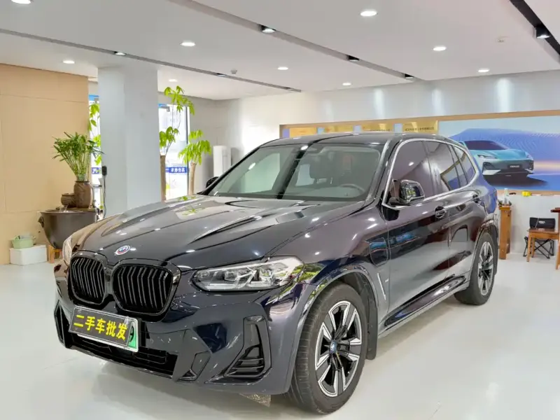 BMW iX3, 2023