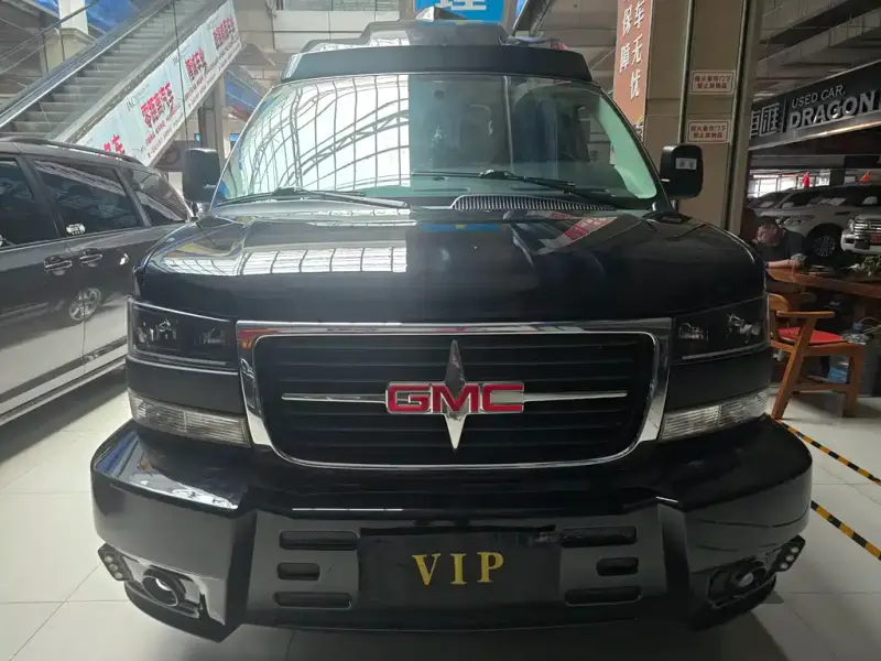 GMC Savana, 2013