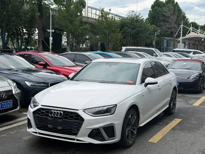 Audi A4L, 2022