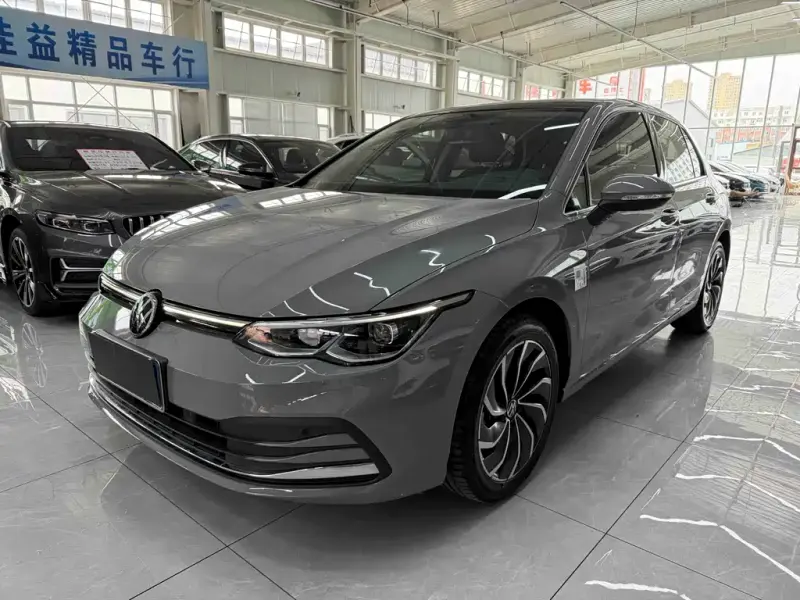 Volkswagen Golf, 2023