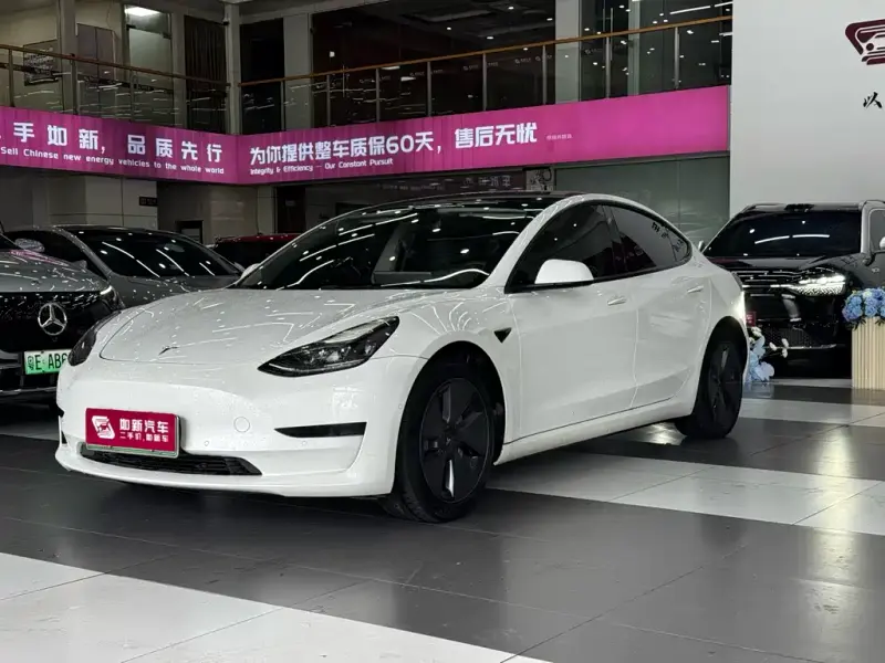Tesla Model 3, 2022