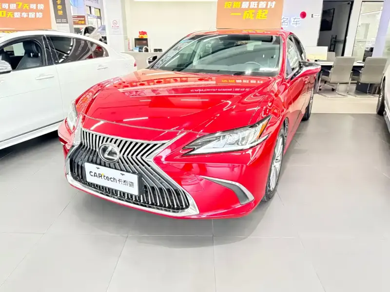 Lexus ES, 2020