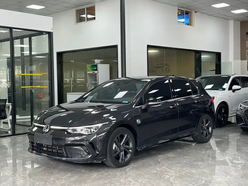 Volkswagen Golf, 2022
