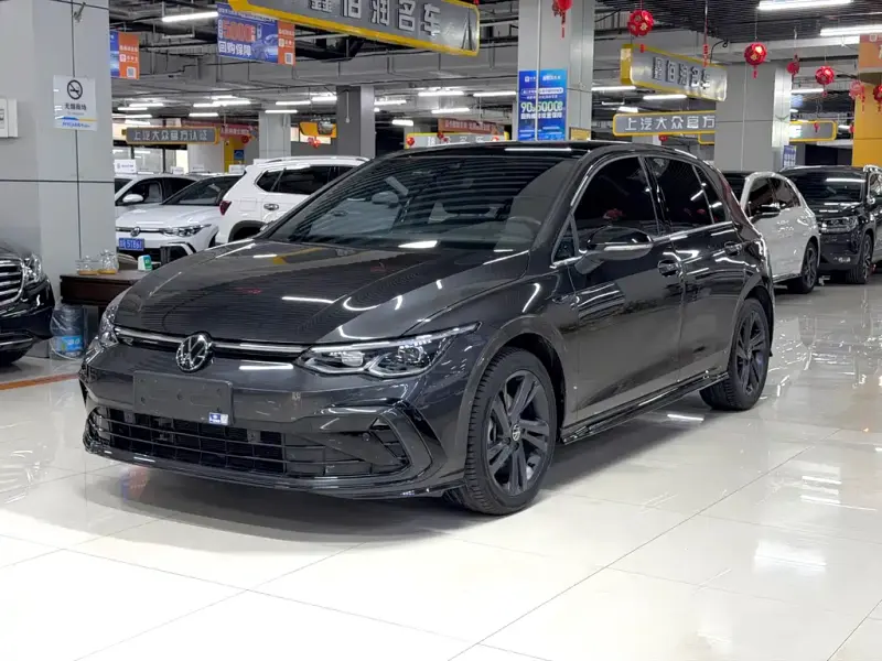 Volkswagen Golf, 2022