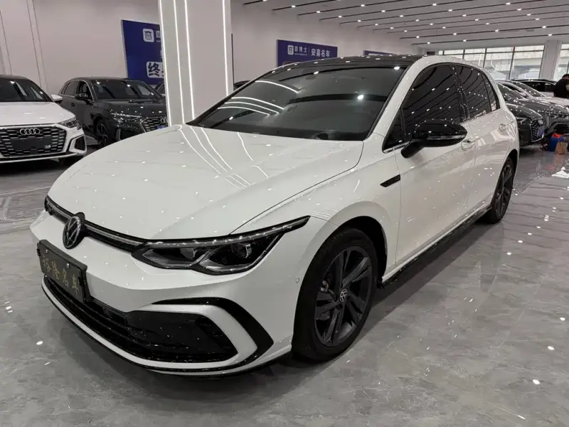 Volkswagen Golf, 2023
