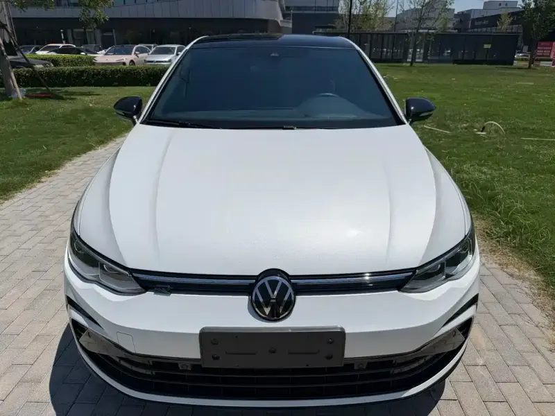 Volkswagen Golf, 2023