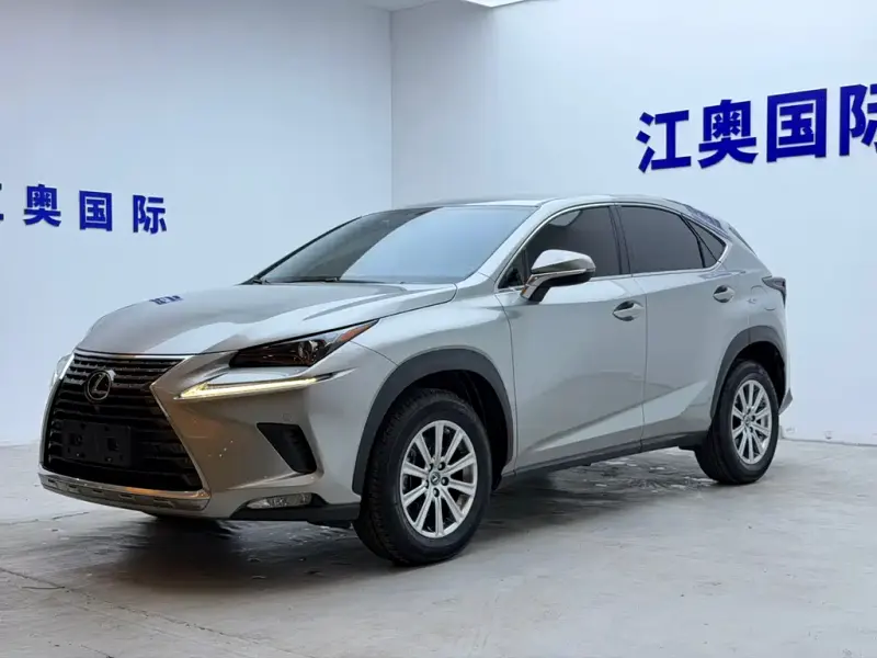 Lexus NX, 2021