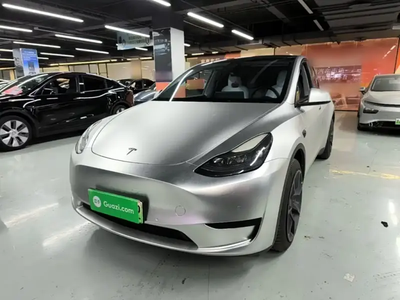 Tesla Model Y, 2023