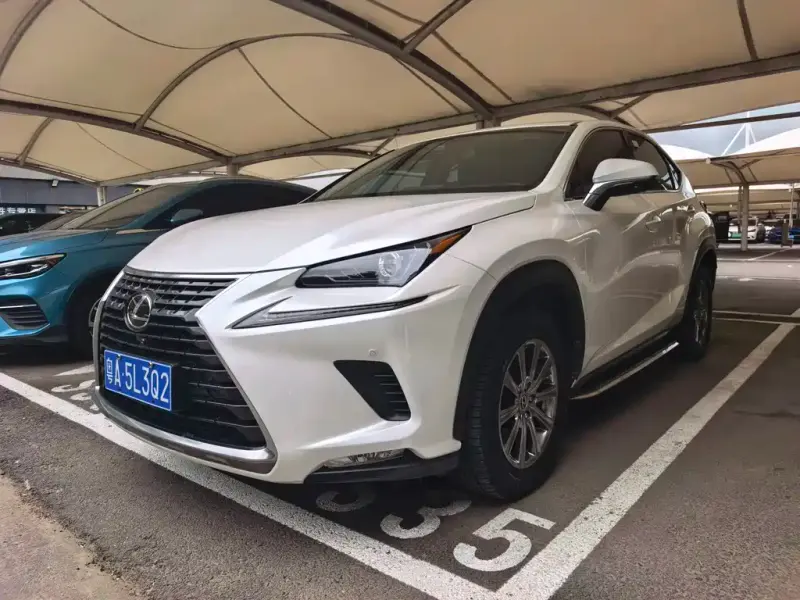 Lexus NX, 2021