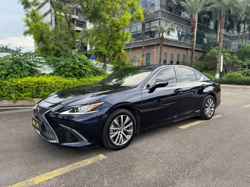 Lexus ES, 2020