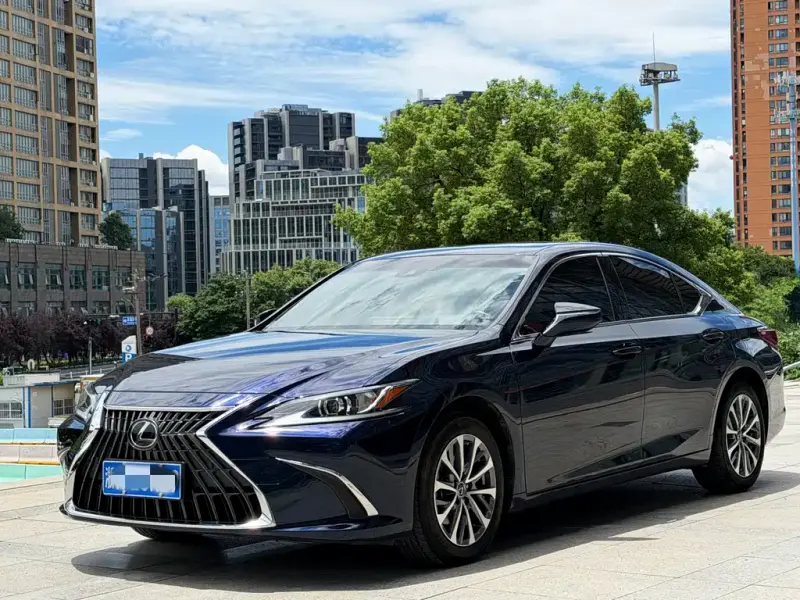 Lexus ES, 2023