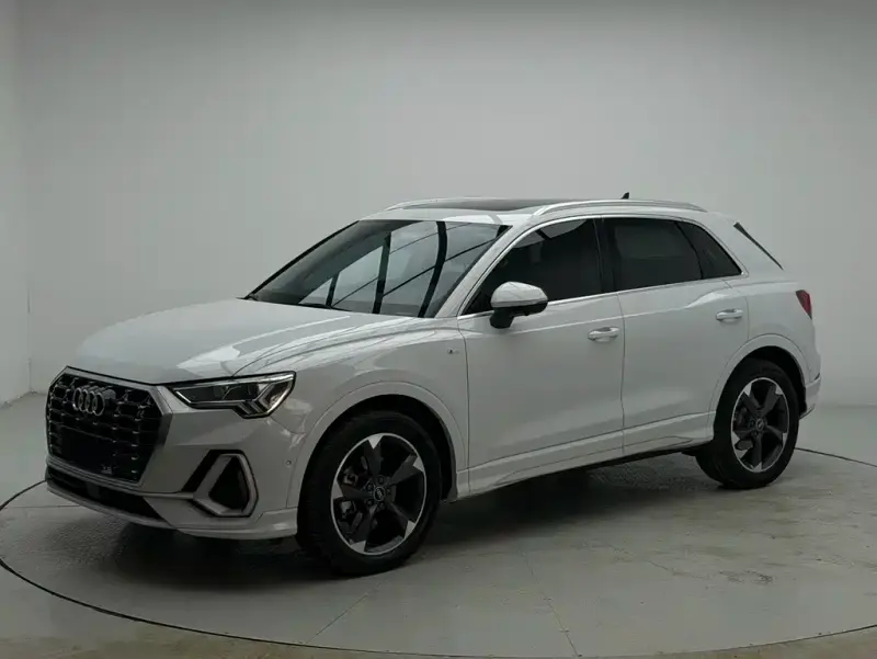 Audi Q3, 2022