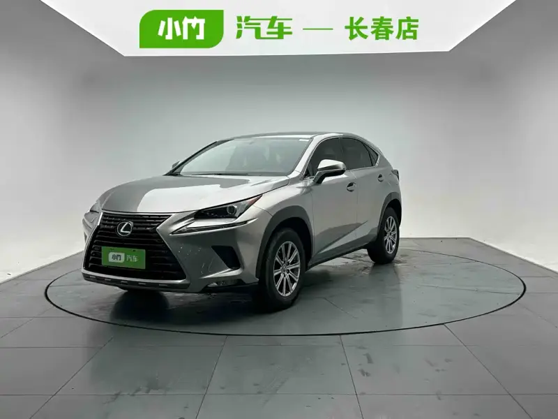 Lexus NX, 2021