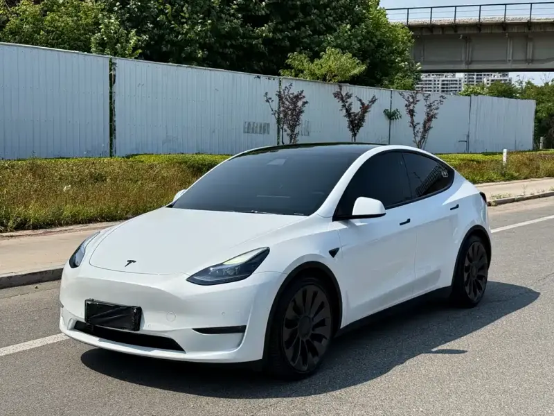 Tesla Model Y, 2023