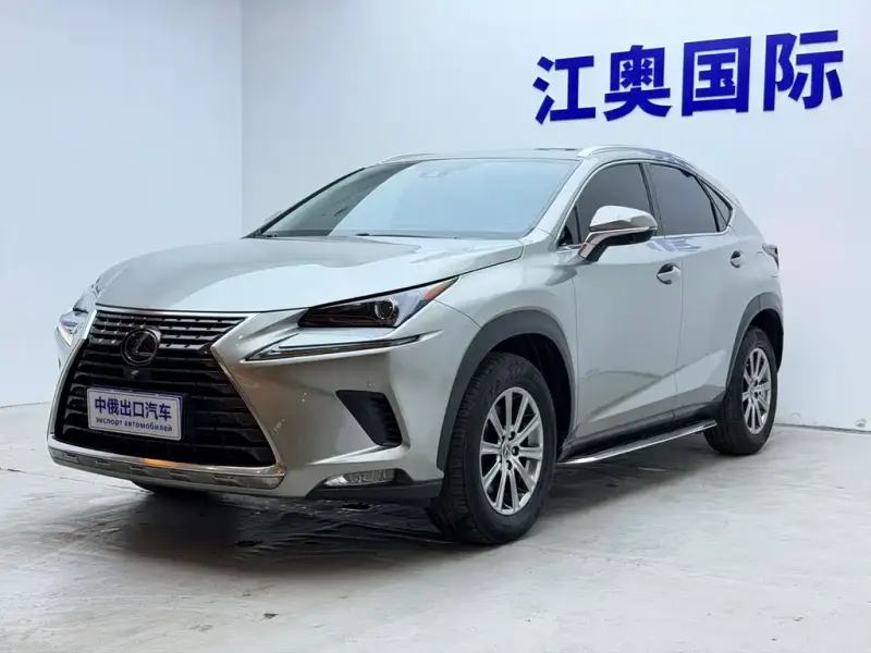 Lexus NX, 2021