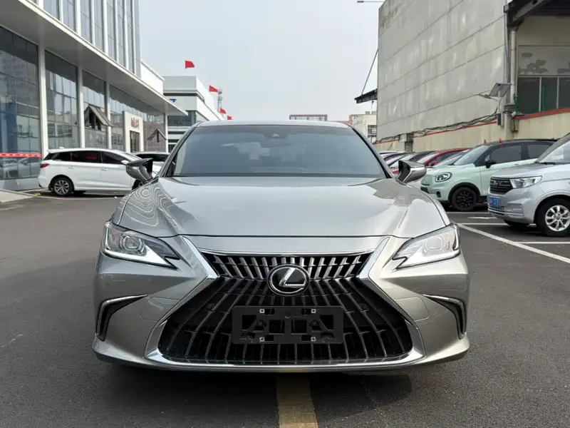 Lexus ES, 2024