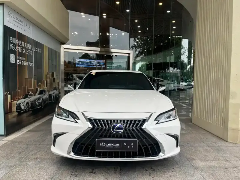 Lexus ES, 2021
