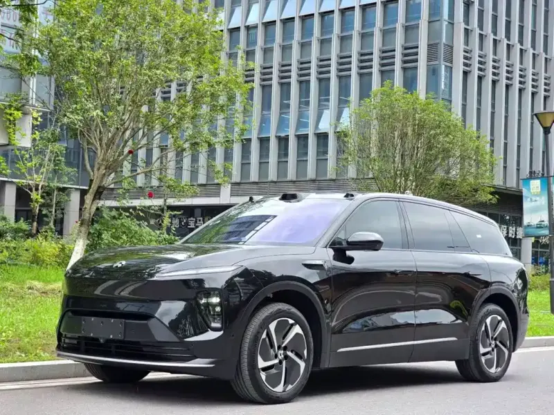 NIO ES8, 2025