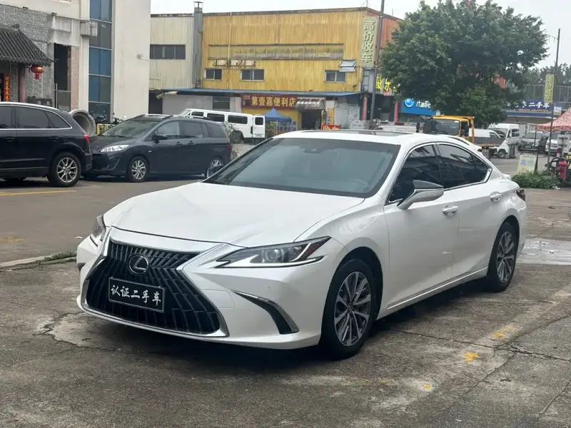 Lexus ES, 2023