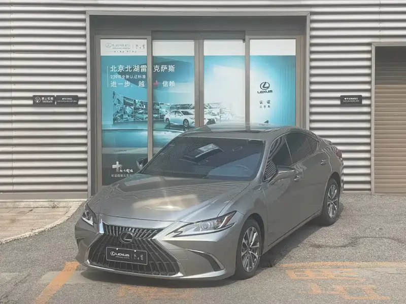 Lexus ES, 2023