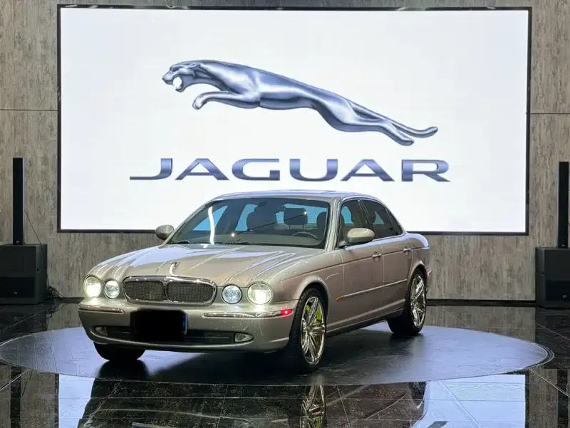 Jaguar XJ, 2003