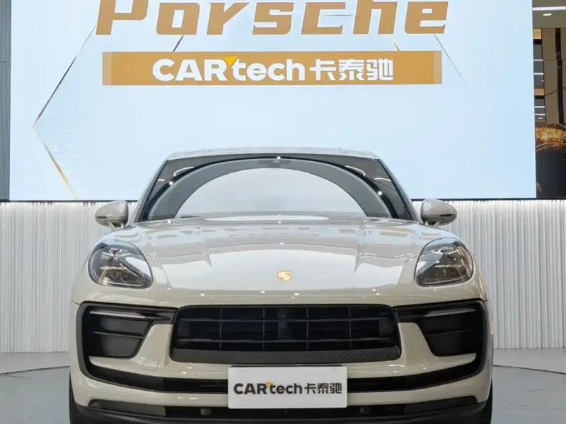 Porsche Macan, 2022