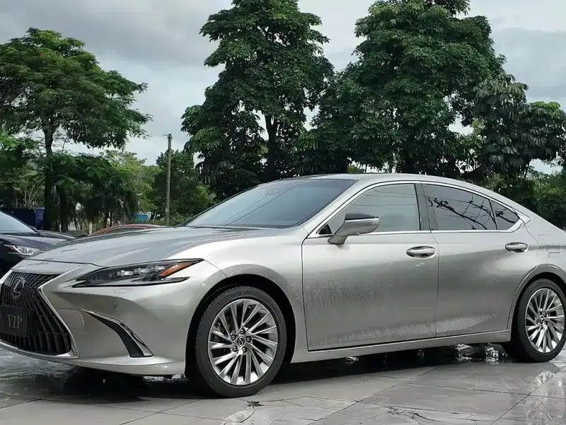Lexus ES, 2024