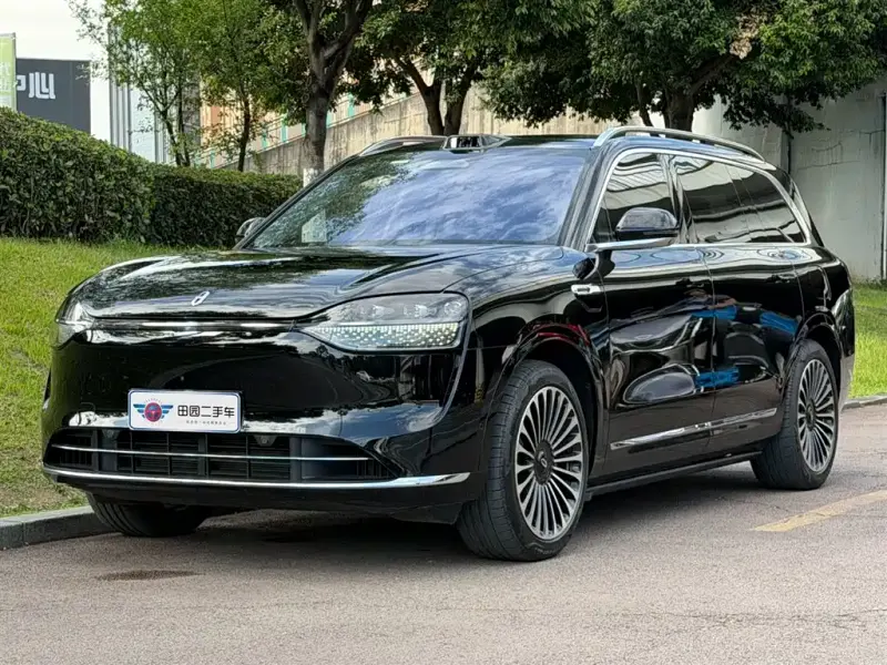 AITO M9, 2025
