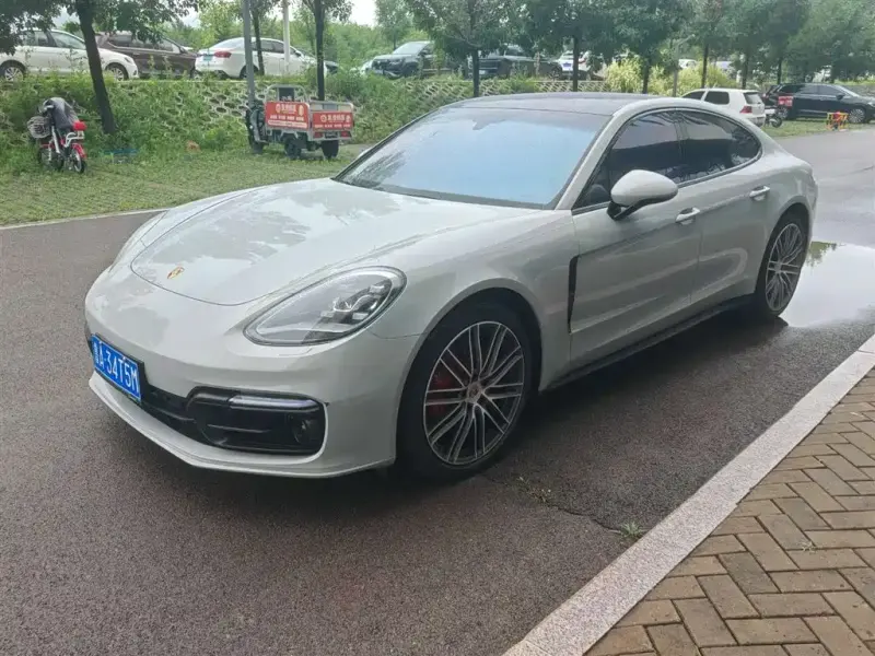 Porsche Panamera, 2019