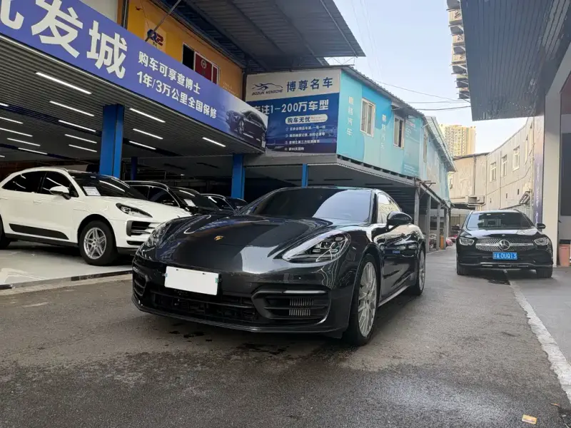 Porsche Panamera, 2022