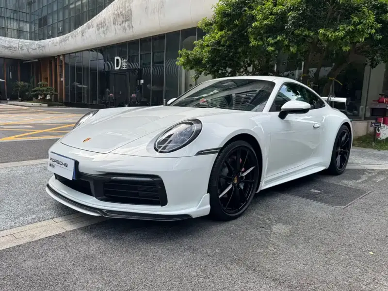 Porsche 911, 2025