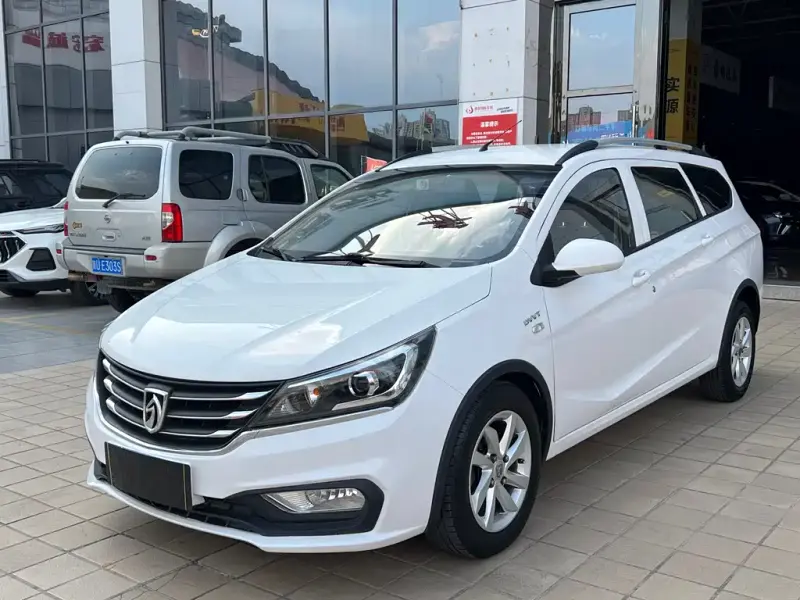 Baojun 310W, 2017