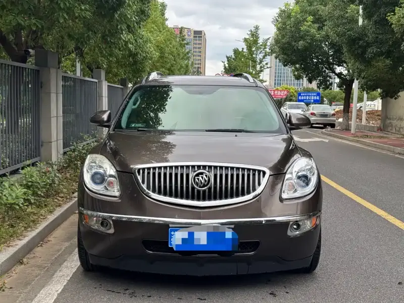 Buick Enclave, 2011