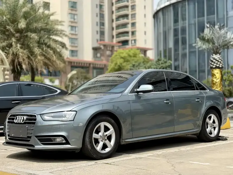 Audi A4L, 2012