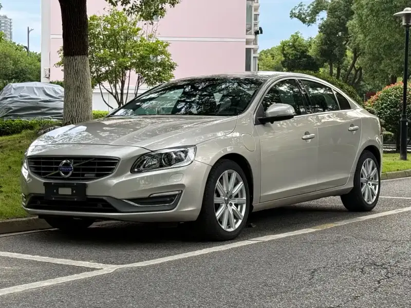Volvo S60 PHEV, 2016