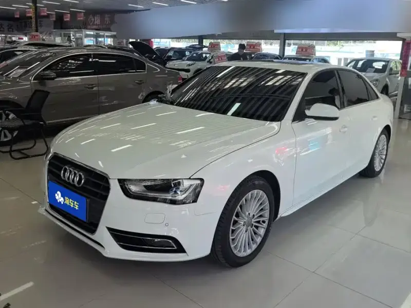 Audi A4L, 2015