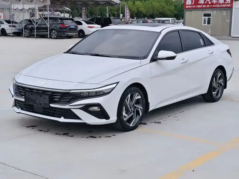 Hyundai Elantra, 2024
