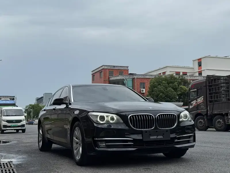 BMW 7 Series, 2015