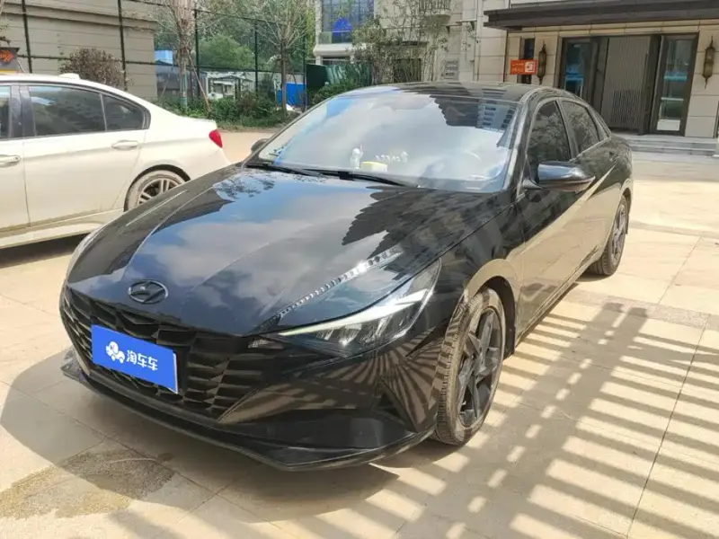 Hyundai Elantra, 2022