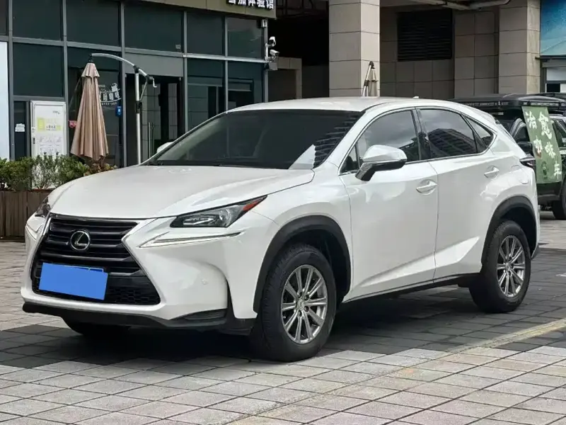 Lexus NX, 2017