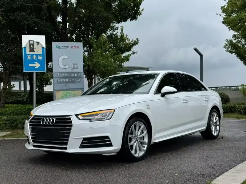 Audi A4L, 2016