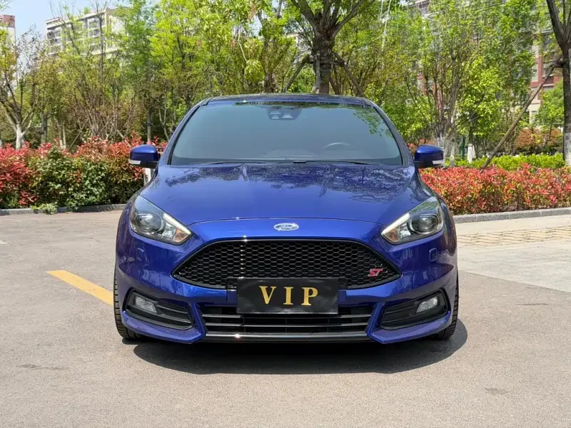 Ford Focus (Import), 2017