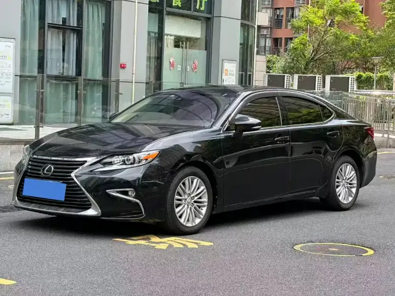 Lexus ES, 2018